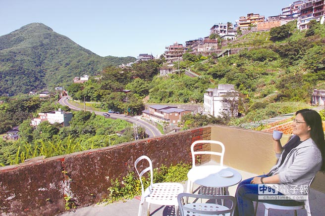 n05a00_p_01_03.jpg n05a00_p_01_03.jpg