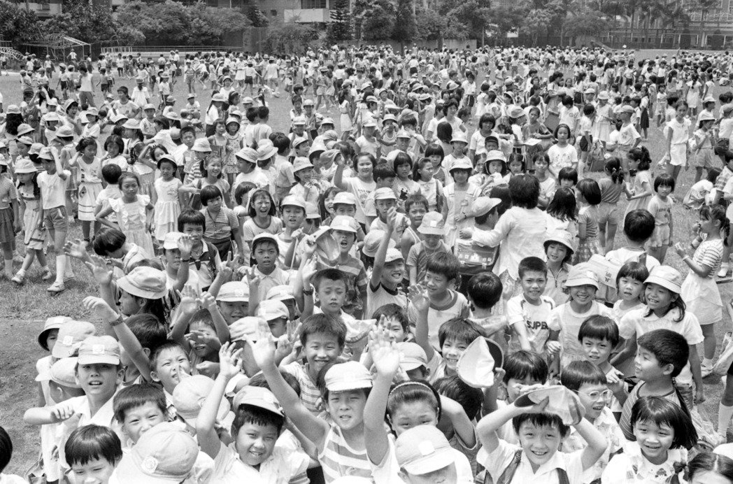 臺灣昔日萬人小學如今僅剩500人 臺灣昔日萬人小學如今僅剩500人