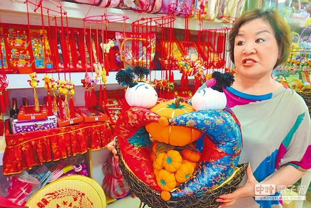 手工縫制30年 把香包變藝術 手工縫制30年 把香包變藝術