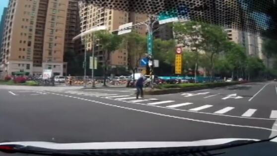 ·�ˡ��]��+90�ȾϹ��� Ů�{�ֱ�����Є�(d��ng)��ʹ�����顣