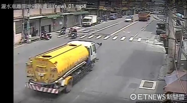 男子無照駕駛超重灑水車 遇難母親死前推開幼子 男子無照駕駛超重灑水車 遇難母親死前推開幼子