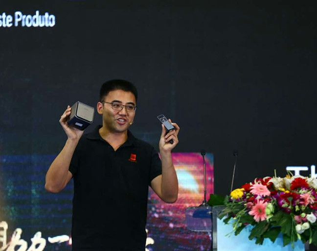 海南雙猴科技魔腦全球語言溝通系統(tǒng)新品亮相 海南雙猴科技魔腦全球語言溝通系統(tǒng)新品亮相