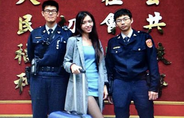 �_(t��i)����Ů�ս���������` С͵ֻ������