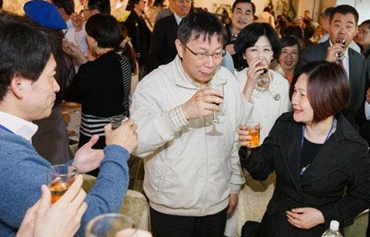 �������Ա�Óë�� ��ϯ�͕�(hu��)�H���~35��