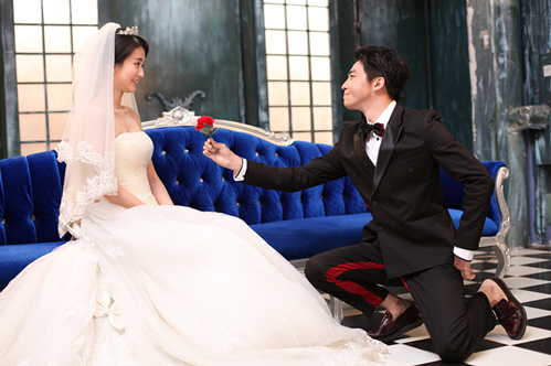 俞灝明曝婚紗照 網(wǎng)友:你和陳妍希才最有夫妻相(圖) 俞灝明曝婚紗照 網(wǎng)友:你和陳妍希才最有夫妻相(圖)