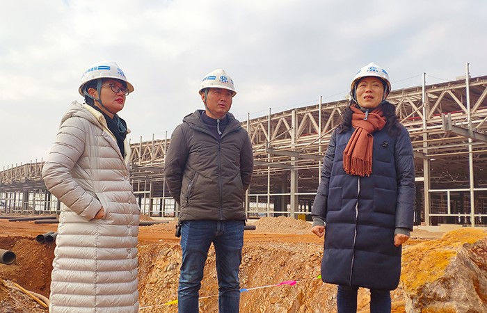 1611195579943094.jpg 昆明市總工會到公司云南綠色能源產(chǎn)業(yè)園項目慰問2小圖.jpg