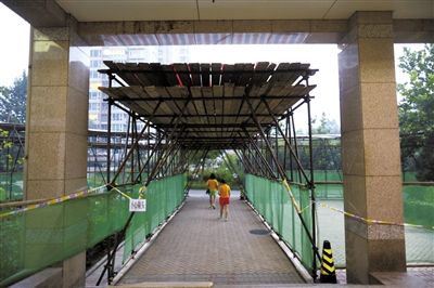 �������˝�(j��)ɽ�f����ţ�`�����ļ�ɽ���_ʼ��������µĴ������϶ѝM�ǵ������´���ȫͨ������С�^(q��)�����M(j��n)�����D�����¾���(b��o)ӛ�� �ַ� �z