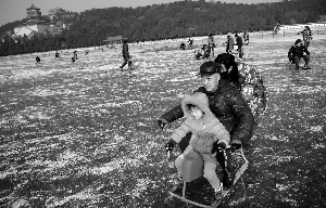 北京最大冰場(chǎng)頤和園昆明湖開業(yè) 面積70萬(wàn)平米 北京最大冰場(chǎng)頤和園昆明湖開業(yè) 面積70萬(wàn)平米