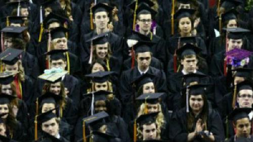 美媒:中國(guó)學(xué)生留美不貸款靠父母 印度學(xué)生相反 美媒:中國(guó)學(xué)生留美不貸款靠父母 印度學(xué)生相反