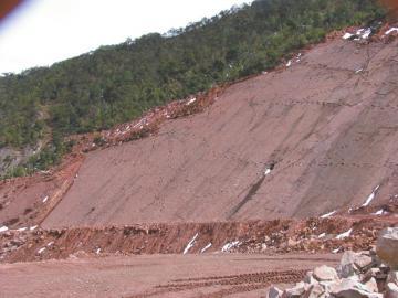 ���X(ju��)�l(f��)�F(xi��n)�ĵ�һ���������EȺ���F(xi��n)�����Ɖĳɞ�һƬ�yʯ���r���Ͽv�M���e(cu��)�ı��ǿ������E��