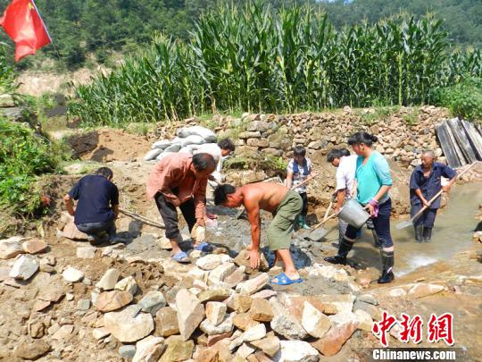 Ⱥ����?c��)�ʩ���F(xi��n)��(ch��ng)�Q����һ���h�������h�T�Ď��I(l��ng)�·e�Oչ�_(k��i)�Ծ�