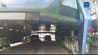 8月2日,巴鐵1號試驗(yàn)車準(zhǔn)備進(jìn)行路面測試。