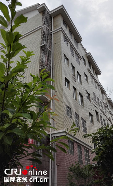 �DƬĬ�J��(bi��o)�}