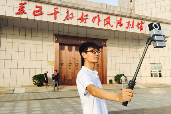 【網(wǎng)絡(luò)媒體走轉(zhuǎn)改】用腳采訪 用筆還原 網(wǎng)媒們的“表情包”