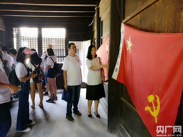 ���W(w��ng)�j(lu��)ý�w���D(zhu��n)�ġ���������Ҋ�C����С��֮·