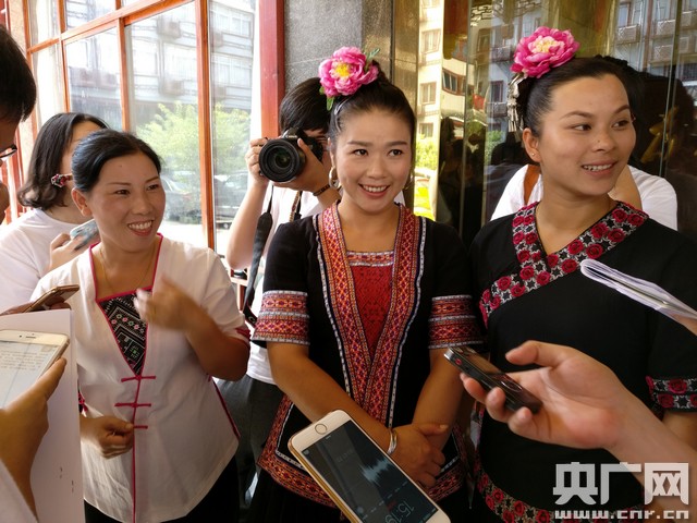 ���W(w��ng)�j(lu��)ý�w���D(zhu��n)�ġ���������Ҋ�C����С��֮·