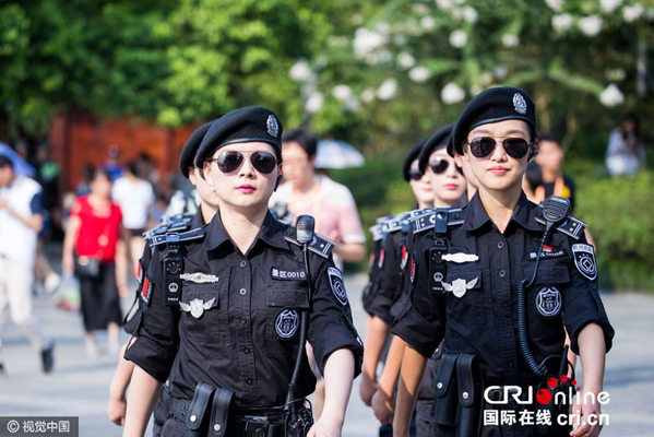 �DƬĬ�J��(bi��o)�}