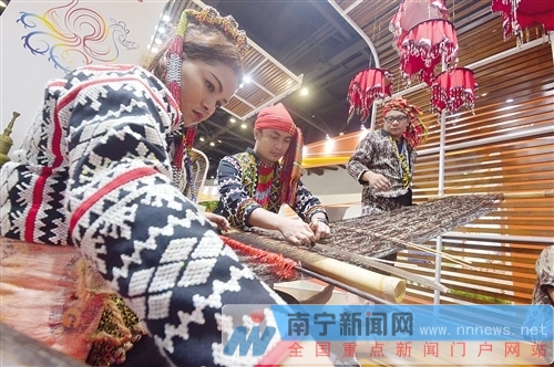 �|����(hu��)������֮�ǡ�չ�^(q��)��ʽ�_�^���������Ŗ|���L(f��ng)