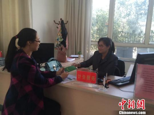 �Y�ψD    ������ �z