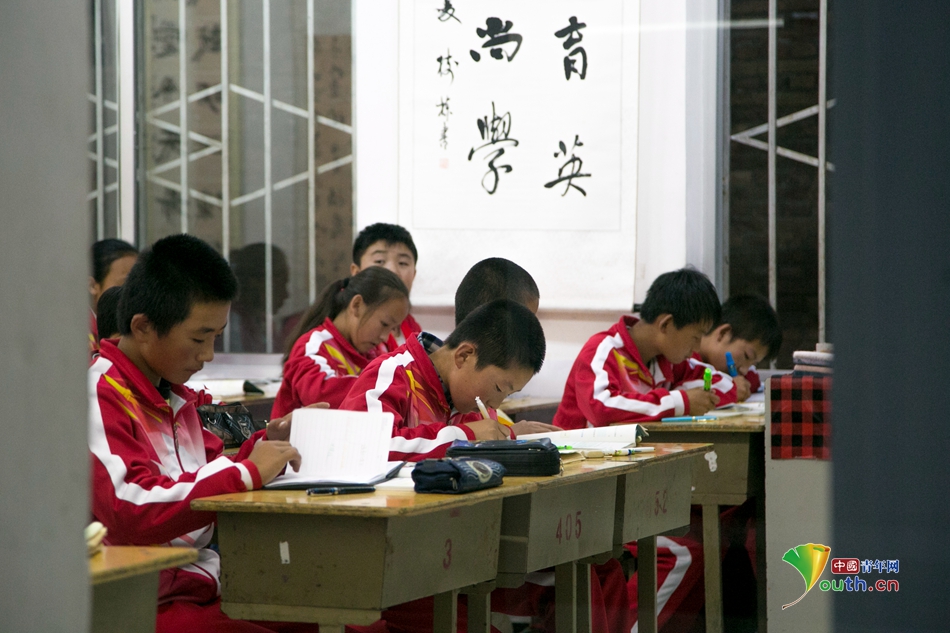 ���W(w��ng)�j(lu��)ý�w���D(zhu��n)�ġ�ǡͬ�W(xu��)���꣺Ⱥɽ�ڲ�ס�t܊С�W(xu��)�����ʕ�