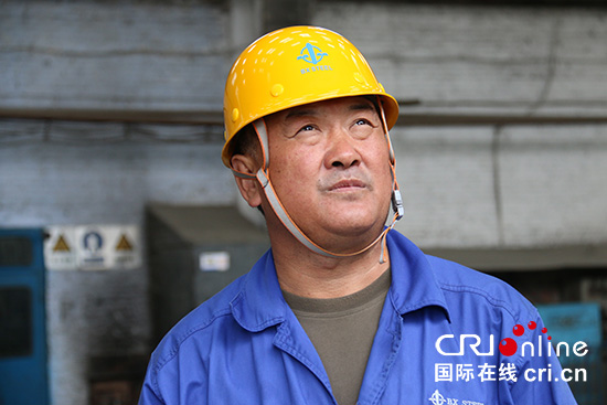 �DƬĬ�J���}