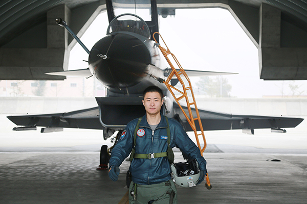 ������(zh��n)�^(q��)��܊���ձ�ĳ�F(tu��n)�w�ІT ������