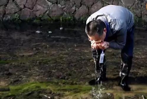 ���B������Ϫˮ����������ӛ�ߣ����ںܶ����϶��f����ʯϪ�β������Լ���ſ��ȥ������(d��ng)�r�ǳ���ʲô���]��