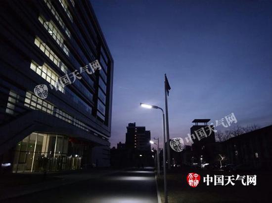 2��8��6�r45���S�����������Ҋ�ȼ���