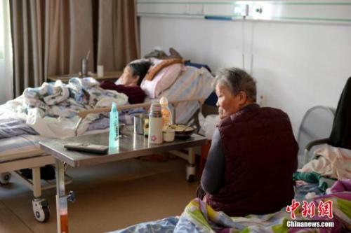 �Y�ψD�����|�� �z