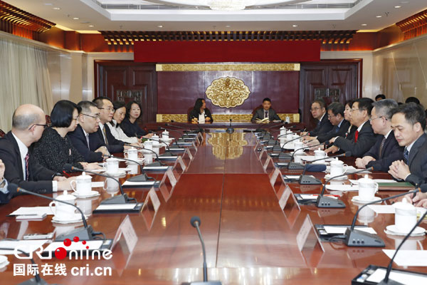 �DƬĬ�J(r��n)��(bi��o)�}