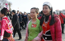 �M�D�����ˋDŮ��(ji��)�ɕ�(hu��)Ů�����L(f��ng)��