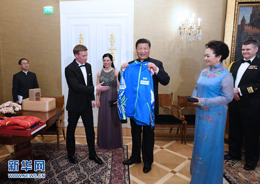 ��(d��ng)?sh��)ؕr(sh��)�g4��5������������ϯ��(x��)��ƽ�ͷ��m���y(t��ng)����˹���ںՠ�������ͬ��Ҋ����������2017�����绨�ӻ����\��(bi��o)ِ���з҃ɇ���ѩ�\(y��n)�ӆT��������(x��)��ƽ���������º�����˹�з��˺���?d��)W���ӕ�Ҋ���@�Ƿ��m�\(y��n)�ӆT����(x��)��ƽ�ͷ���������ٛ���\(y��n)���¡����A��ӛ�� ������ �z