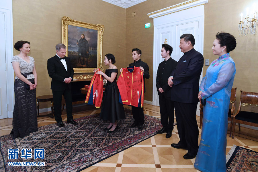 ��(d��ng)?sh��)ؕr(sh��)�g4��5������������ϯ��(x��)��ƽ�ͷ��m���y(t��ng)����˹���ںՠ�������ͬ��Ҋ����������2017�����绨�ӻ����\��(bi��o)ِ���з҃ɇ���ѩ�\(y��n)�ӆT��������(x��)��ƽ���������º�����˹�з��˺���?d��)W���ӕ�Ҋ���@���Ї��\(y��n)�ӆT������˹�кͷ��˺���?d��)Wٛ���\(y��n)���������A��ӛ�� ������ �z