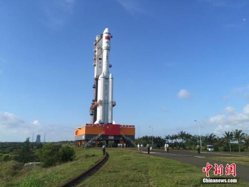 4��17��7�r30�������d���L����̖�b���\�d����c����һ̖؛�\�w���M���w�Ļ�Ӱl(f��)��ƽ�_����ֱ�D(zhu��n)�\���l(f��)��^(q��)����(bi��o)־��������һ̖���w���΄�(w��)��ʽ�M��l(f��)���A�����Z�� �z