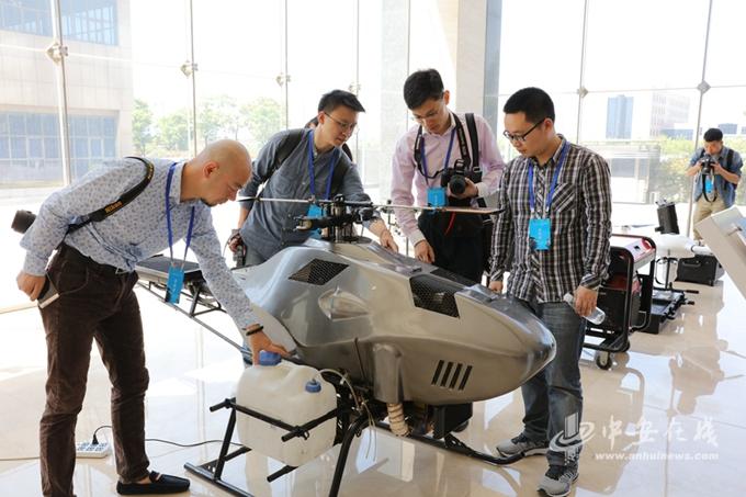 ِ������:���Ϸ��족�o�˙C(j��)���g(sh��)���H�I(l��ng)��