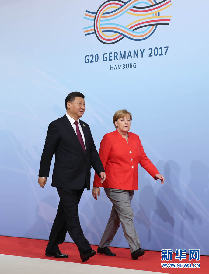 7��7������ʮ�����F�I(l��ng)��(d��o)�˵�ʮ���η���ڵ��h���e����������ϯ��(x��)��ƽ��ϯ���l(f��)���}�顶�Գ��_�Ű��ݡ��Ƅ�(li��n)�����L������Ҫ�vԒ���@�Ƿ���_ʼǰ����(x��)��ƽ�ܵ�������Ĭ�ˠ�ӭ�������A��ӛ�� ���l(w��i)�� �z