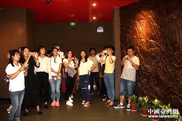 ȫ���W(w��ng)ýӛ�߅��L����ʥ�� ���ܿ�Խ�r(sh��)�յľ���ɽ����