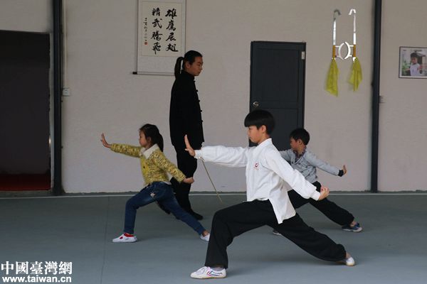 【網(wǎng)絡(luò)媒體走轉(zhuǎn)改】觀背村的“蛻變記”:新時(shí)代新農(nóng)村的新模型 【網(wǎng)絡(luò)媒體走轉(zhuǎn)改】觀背村的“蛻變記”:新時(shí)代新農(nóng)村的新模型