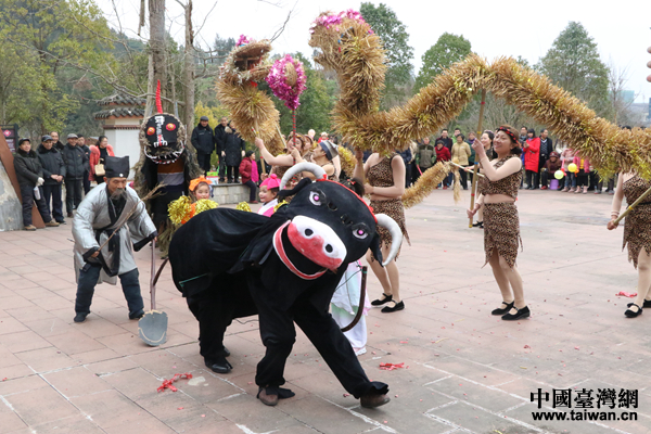 【網(wǎng)絡(luò)媒體走轉(zhuǎn)改】“春節(jié)老人”落下閎:讓閬中IP走出歷史,走向世界 【網(wǎng)絡(luò)媒體走轉(zhuǎn)改】“春節(jié)老人”落下閎:讓閬中IP走出歷史,走向世界