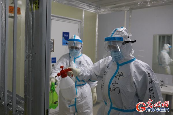 微視頻丨雷神山醫(yī)院普通病區(qū)關(guān)閉 最后一批援鄂醫(yī)療隊員撤離