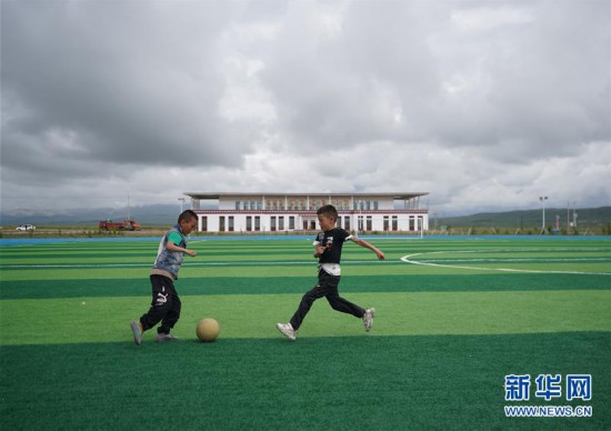 �����Aȫý�^�l�������҂���С������Q��(zh��n)�Q��Óؚ����(ji��n)���D�Ļ���(d��ng)����10����ԭ�Ͼ`�ŵĹ�â������(l��i)���ຣ�������ؚ�������Ĺ���