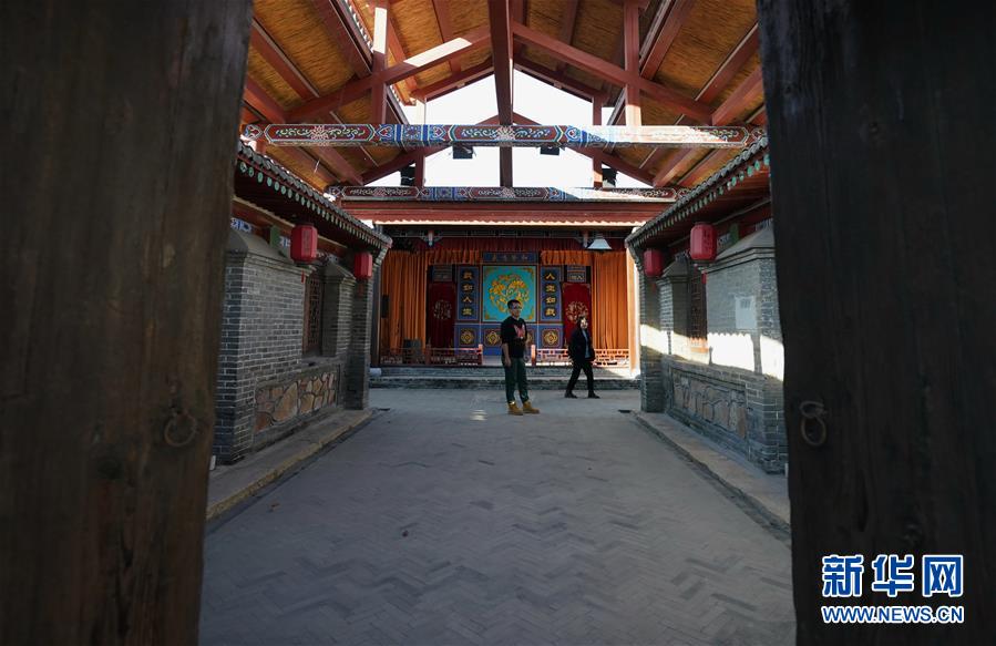 (全面建成小康社會(huì)“百城千縣萬村調(diào)研行”·圖文互動(dòng))(4)北戴河村:藝術(shù)院落“點(diǎn)亮”鄉(xiāng)村致富路