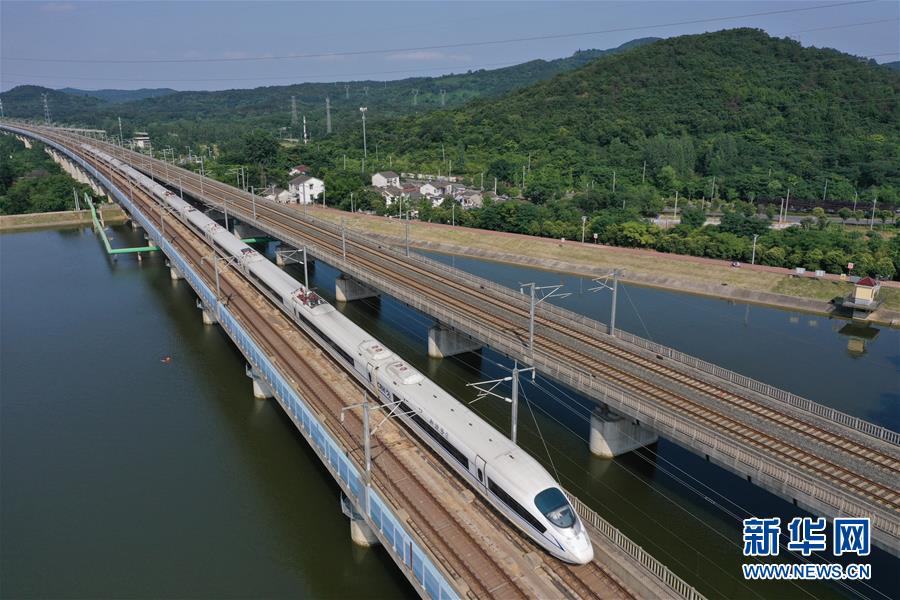 �����Aȫý�^�l���ɕ��؄e�^�졤�D�Ļ��ӣ���10���{�D���L����������ô��ƴ����������ȫ���ɕ�����ʮ���塱�D��