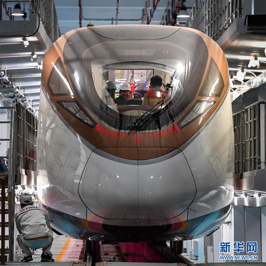 �����Aȫý�^�l���ɕ��؄e�^�졤�D�Ļ��ӣ���6���{�D���L����������ô��ƴ����������ȫ���ɕ�����ʮ���塱�D��