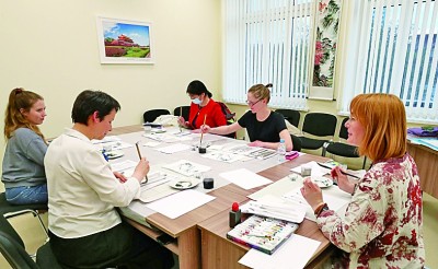 ���������M���c�l(f��)չ�Ǟ��˹�ͬ���\������ͻ���