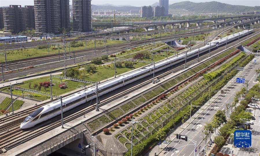 �����Aȫý�^�l���D�Ļ��ӣ���1��������ͨ������ͨ������ͨ����ƪ�¡�������ƽ��ϯ�ڵڶ����χ�ȫ��ɳ��m(x��)��ͨ����_Ļʽ�ϵ���ּ�vԒ���x