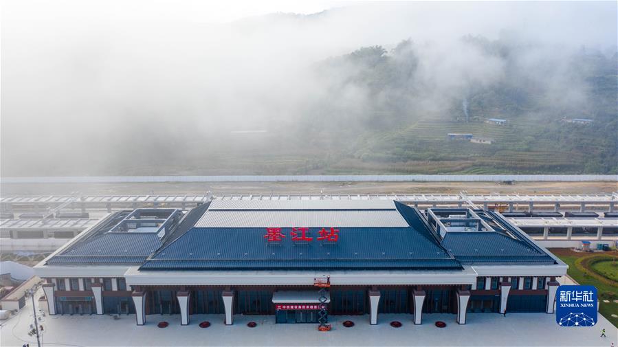 �����Aȫý�^�l���D�Ļ��ӣ���8��������ͨ������ͨ������ͨ����ƪ�¡�������ƽ��ϯ�ڵڶ����χ�ȫ��ɳ��m(x��)��ͨ����_Ļʽ�ϵ���ּ�vԒ���x