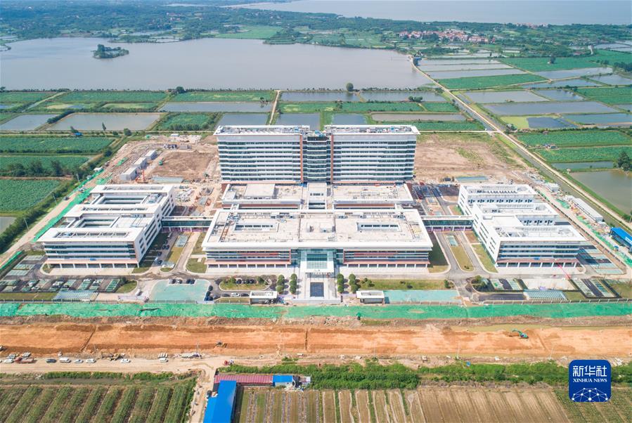 (����(x��)��ƽ�r���Ї���ɫ������x˼��ָ���¡����r����������ƪ�¡���(x��)��ƽ����ӛ�P(gu��n)���¡��D�Ļ���)(4)���촺�L(f��ng)�š��������ط���(j��ng)���l(f��)չ����ِ�����^��