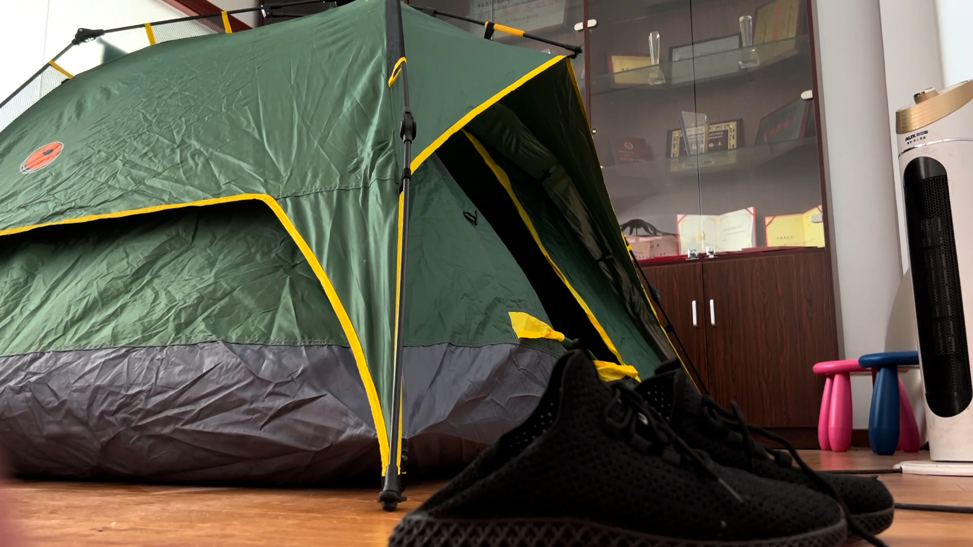 抗疫進(jìn)行時丨小區(qū)戰(zhàn)“疫”記:凌晨4點的蔬菜包是這樣送來的