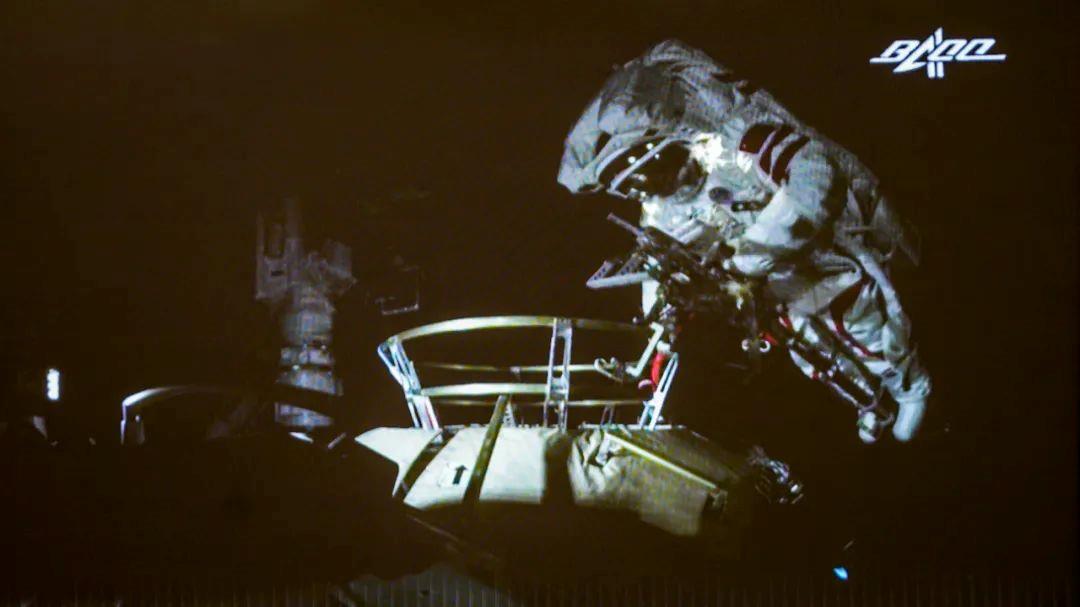 �¾���13��Ԓ�x��13λ���w��Ӣ�ۡ��͟o��(sh��)�����˵�ĬĬ����